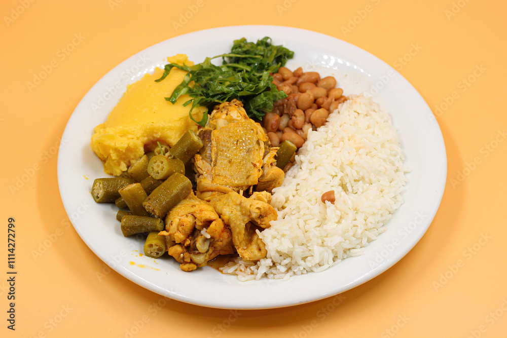 Delicious chicken dish with okra, polenta and kale Delicious chicken dish with okra, polenta and kale