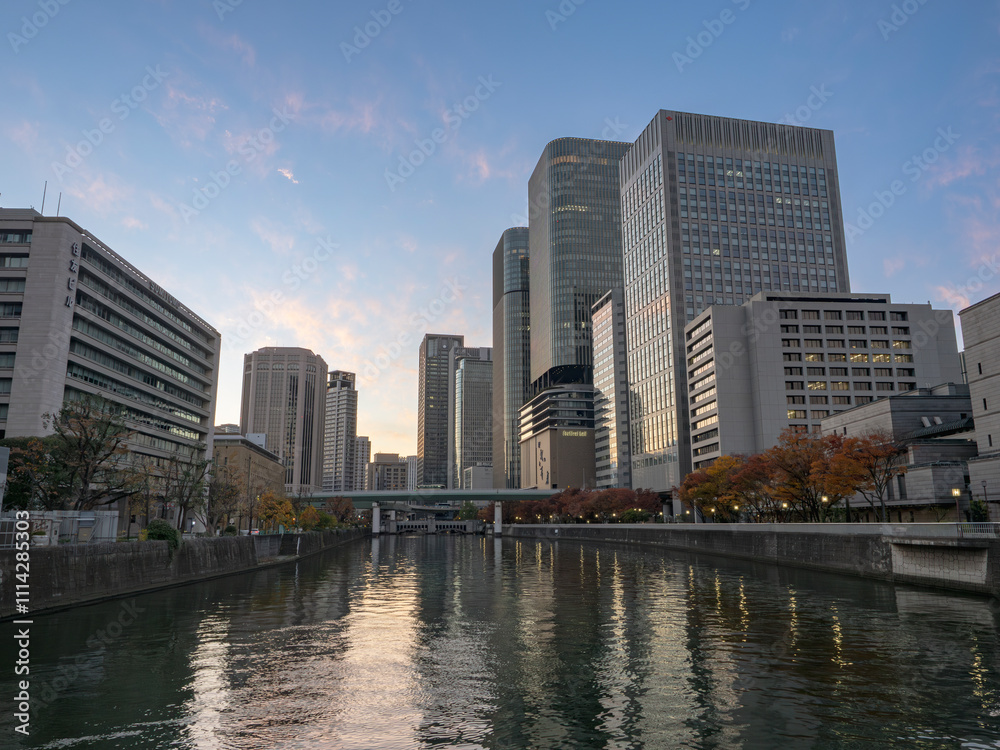 Obraz premium 水都大阪の夕景