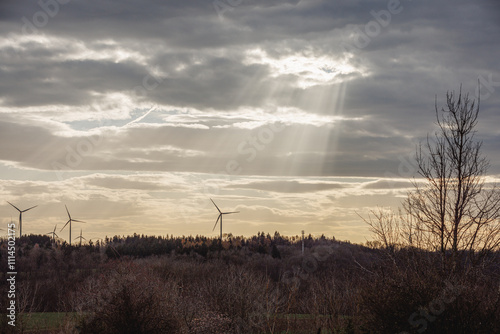 Sonne bricht durch die Wolken 