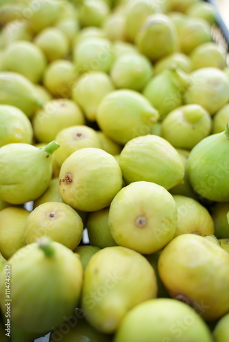 higos verdes recién recolectados