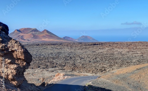 volcans du parc national de Timanfaya sur l'île de Lanzarote aux canaries en Espagne photo