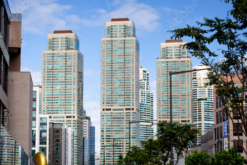 Seoul, South Korea - September 23, 2024: City View of Seoul Korea with High Buildings, Homes, Houses, Apartments, Streets 서울 관광 고층 건물 아파트