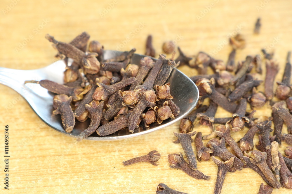 Obraz premium Dried Cloves A Versatile and Flavorful Spice Perfect for Culinary Delights and Enjoyment