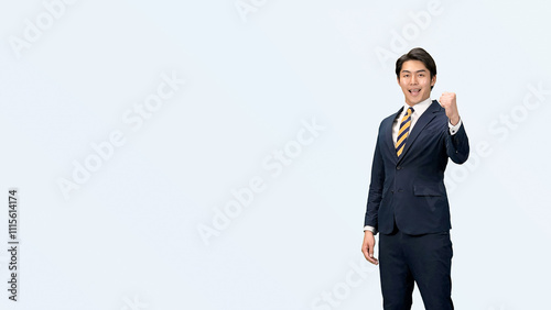 ビジネスパーソン、ガッツポーズ、元気、やる気、チャレンジ、挑戦、満足、ポジティブ、ビジネス、笑顔、ビジネスマン、充実、やりがい、モチベーション、がんばる、努力、ファイティン、エキサイティング、応援、興奮、合格、達成、目標、サクセス、成功、仕事、サラリーマン、セールスマン、会社員、パワフル、営業、人材、プロフェッショナル、働く、切り抜き、コピースペース、サポート、根性、気合い、成長、レベルアップ、ス