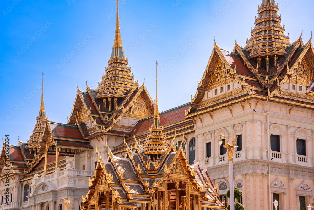 Fototapeta premium Royal palace in Bangkok, Thailand. Traditional asian architecture