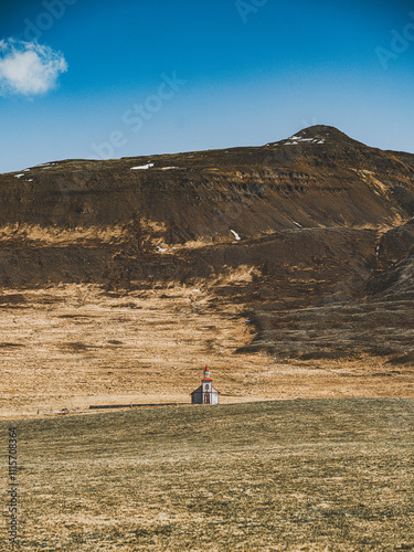 Wallpaper Mural Petite église isolée au milieu d’un paysage désertique en Islande Torontodigital.ca