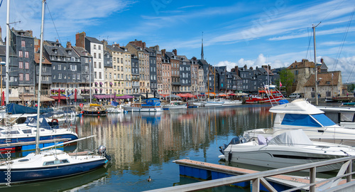 Photography der malerische historische Hafen von Honfleur, Normandie, Frankreich