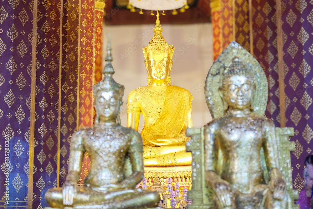 Fototapeta premium buddha statue