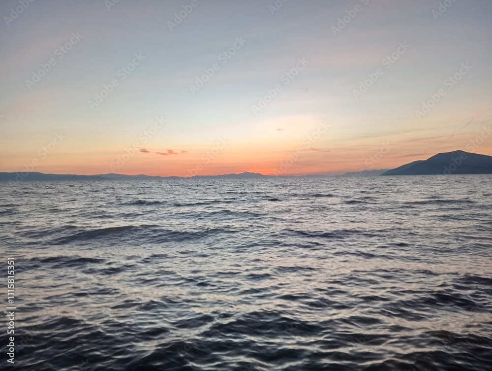 Fototapeta premium sunset over the sea