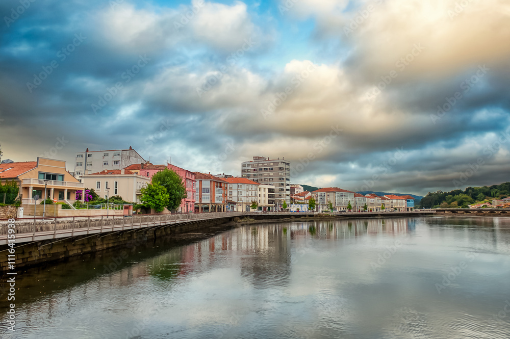 Obraz premium Noya is a municipality and a Spanish town that belongs to the province of La Coruña, in the autonomous community of Galicia. It is located at the innermost point of the Muros and Noya estuary, Spain.