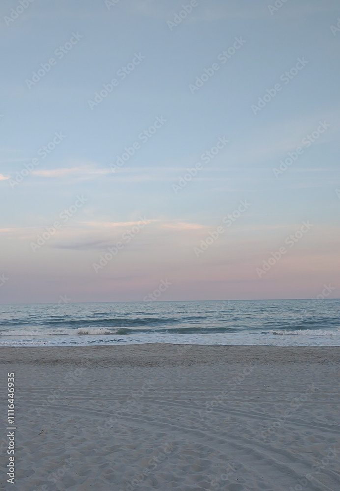 Obraz premium ocean at dusk