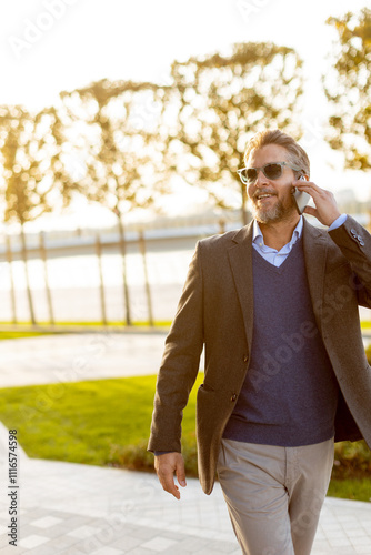 Businessman enjoying a sunn...