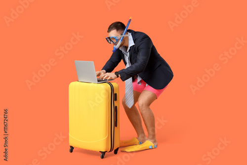 Young office worker in divi...