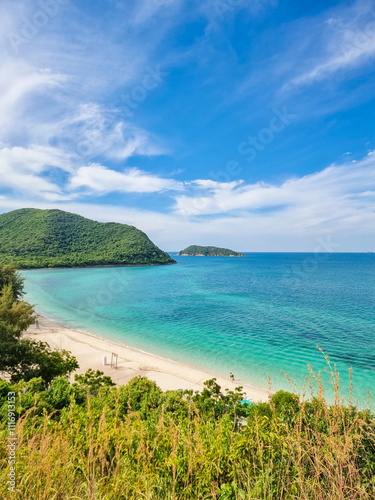 Discover the Tranquil Beauty of Samae San Island in Thailand's Serene Waters photo