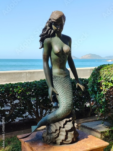 estatua sirena photo