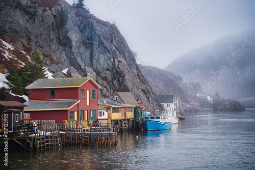 houses on the lake 