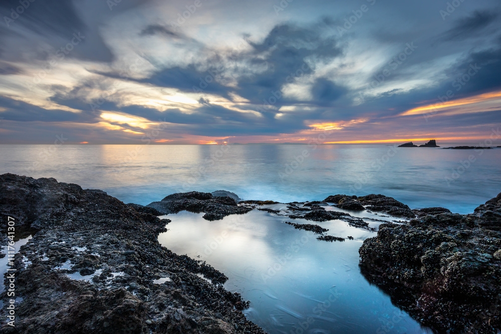 Tranquil sunset at Crescent Bay in Laguna Beach