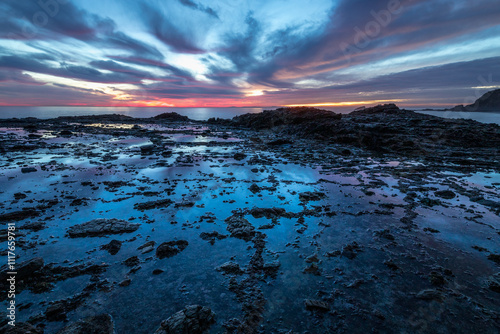 Obraz na płótnie Sunset reflections at Crescent Bay in Laguna Beach w salonie