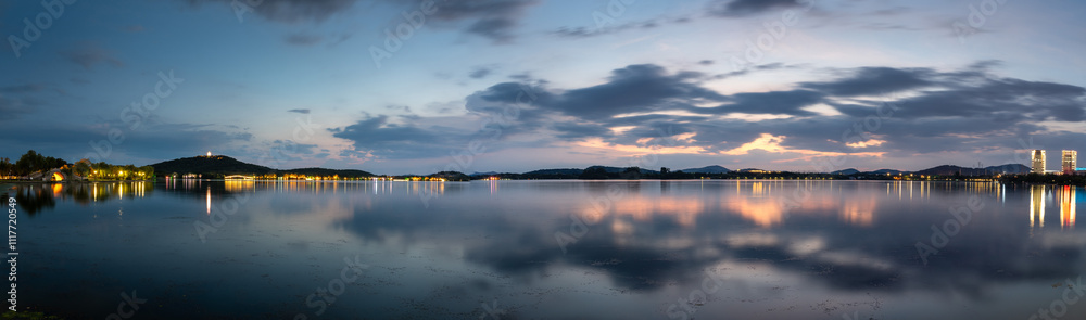 Tranquil Lake at Sunset: A Panoramic Experience of Nature's Beauty Tranquil Lake at Sunset: A Panoramic Experience of Nature's Beauty