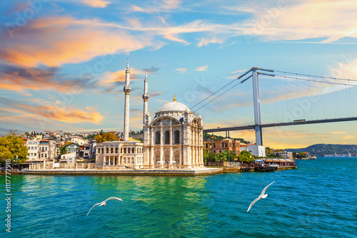 Obraz na płótnie Ortakoy Mosque and Bosphorus bridge at sunset, Istanbul, Turkey w salonie