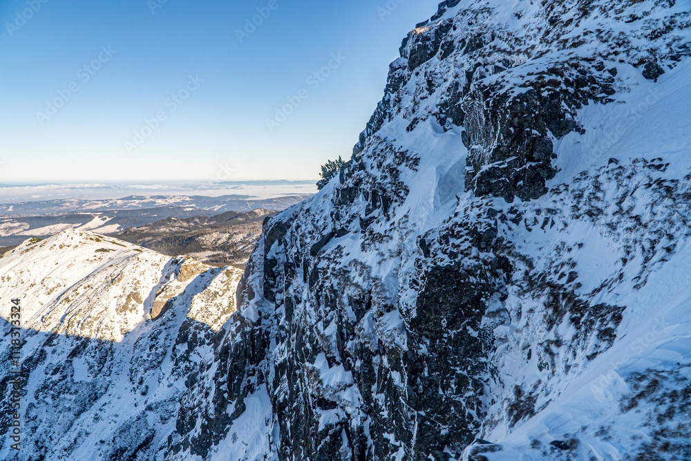 Skały w górach, Tatry w Polsce zimą
