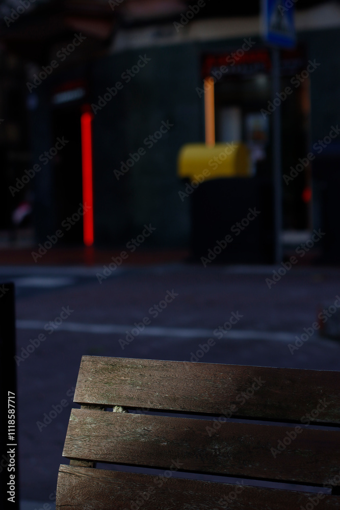 Obraz premium Close up of a bench in the street