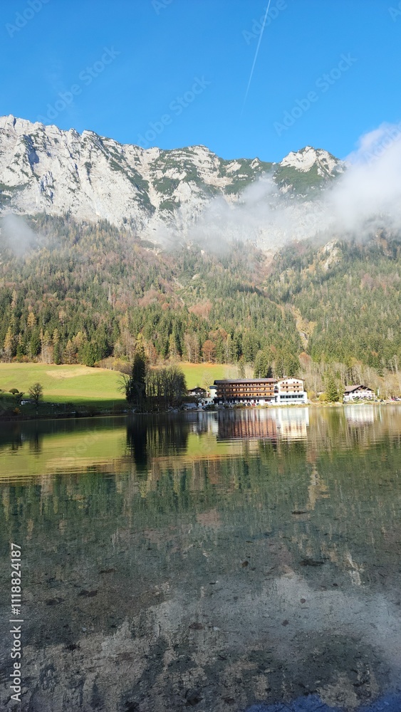 Obraz premium boat on the lake