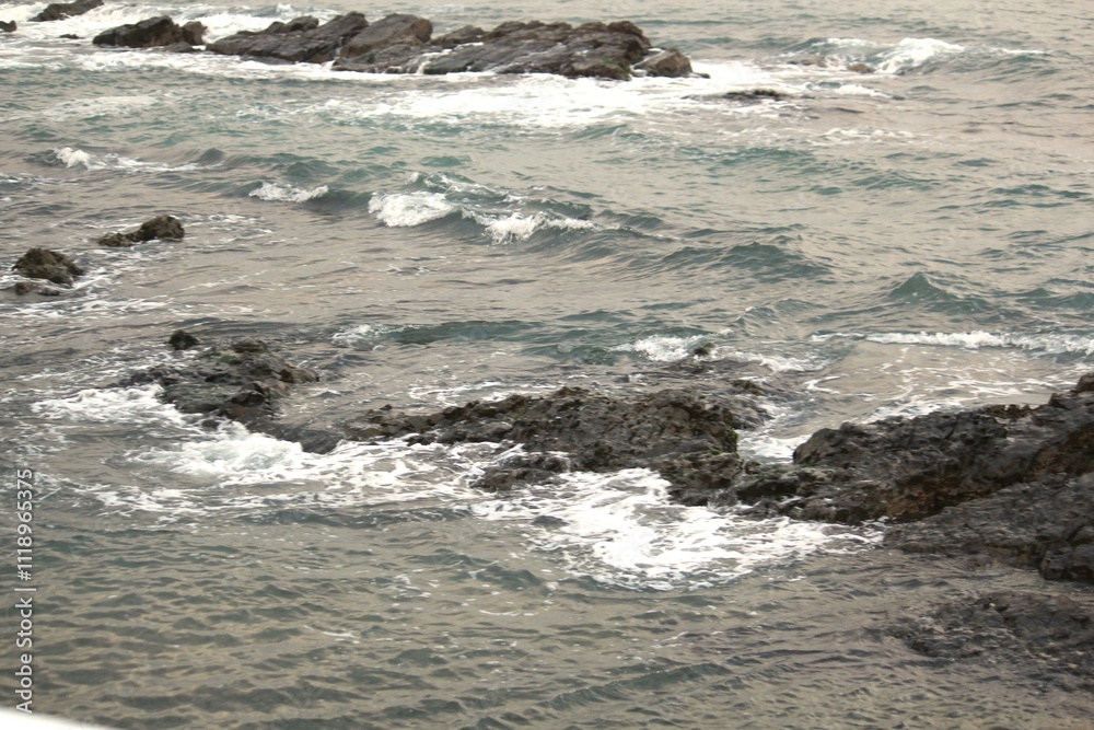 Image of waves crashing on Imrang Beach in Busan, Korea
Image of waves crashing on Imrang Beach in Busan, Korea