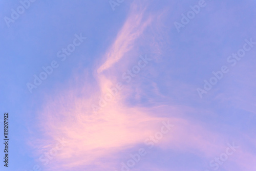 Canvas Print Beautiful pink clouds on blue sky in summer travel