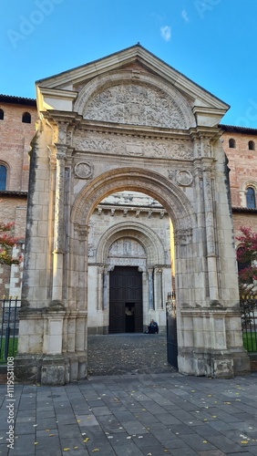 La porte Mi  geville de la basilique Saint-Sernin de Toulouse