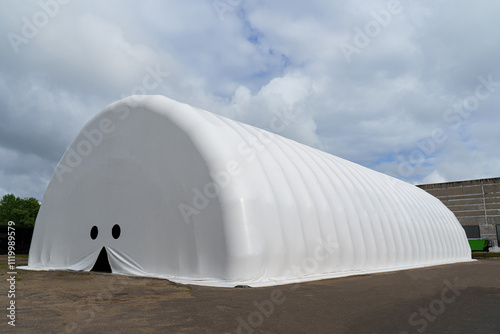Canvastavla Innovative design of a large inflatable structure for various uses