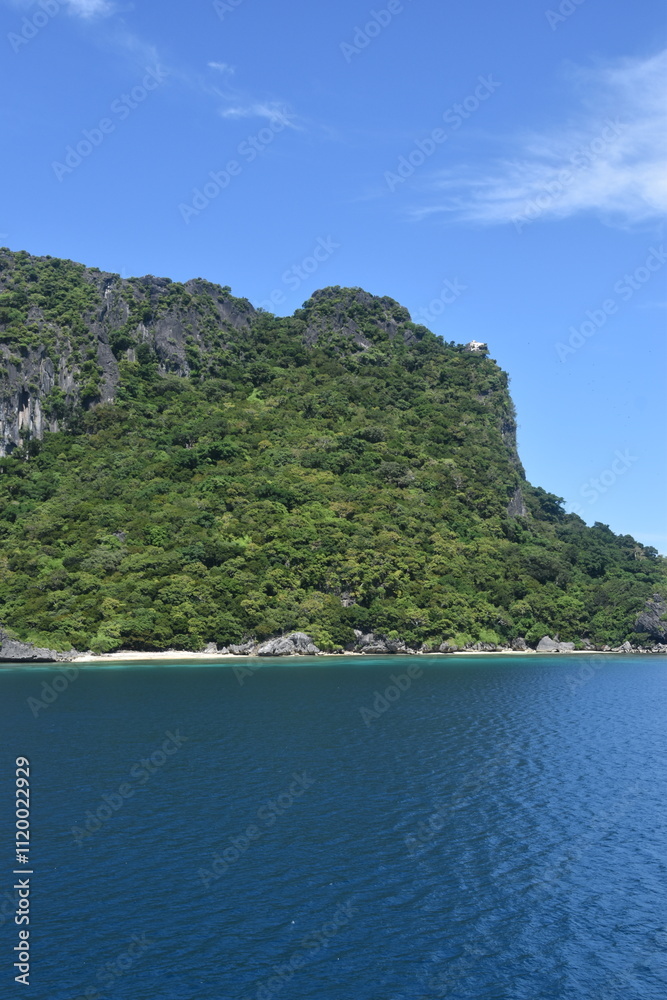 The turquoise Pacific Ocean around the paradise beaches and islands of Fiji The turquoise Pacific Ocean around the paradise beaches and islands of Fiji