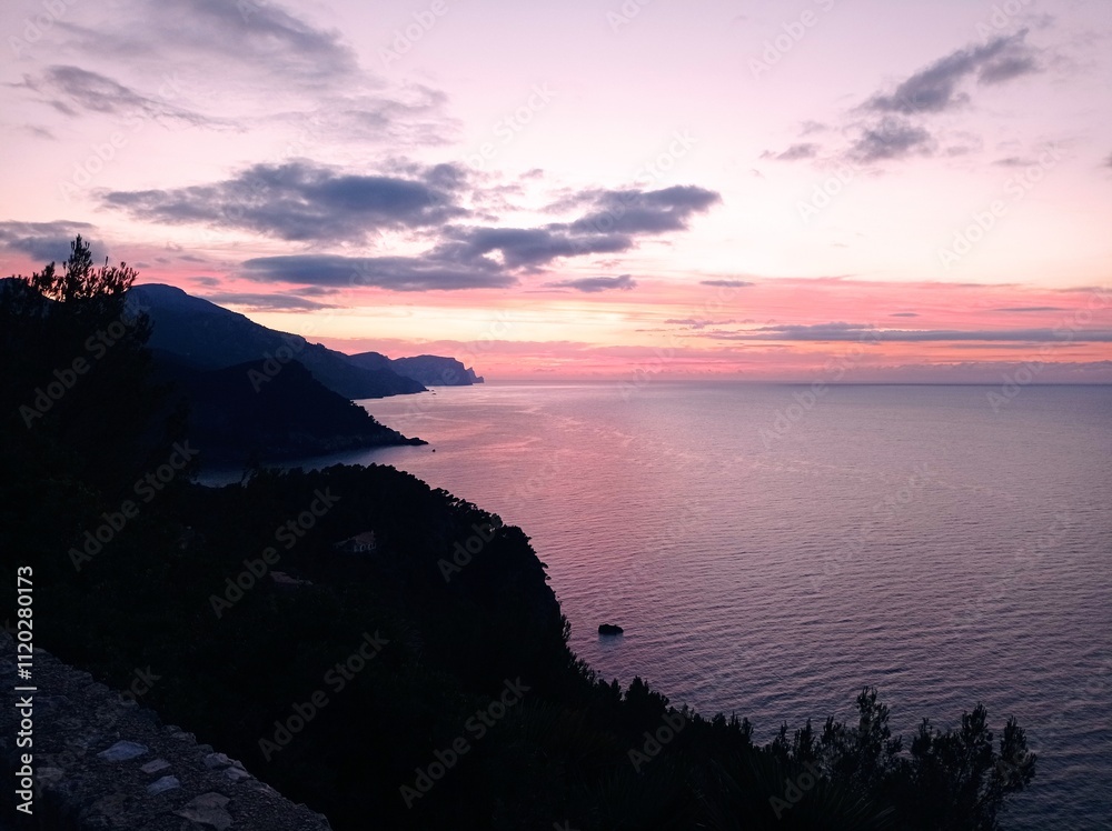 Obraz premium Sunset at the beach in the mountains of Mallorca