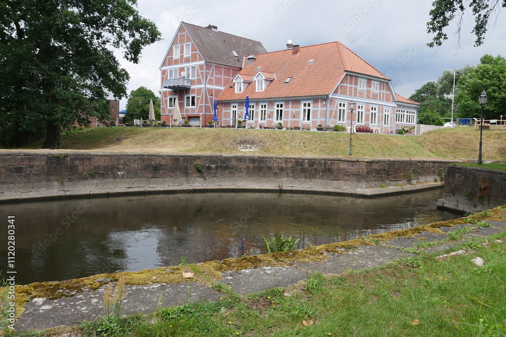 Obraz premium Historische Schleuse in Lauenburg/Elbe