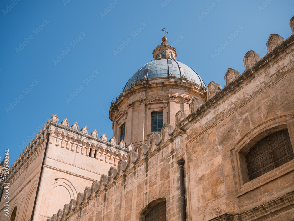 Obraz premium Iconic Palermo Cathedral with intricate architecture in Sicily
