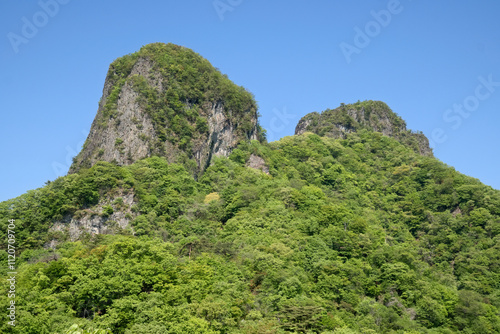 マメガタ峠西側見晴台から望む、群馬の鹿岳一ノ岳と二ノ岳 photo
