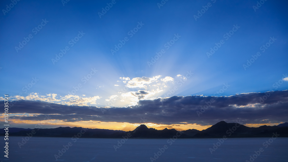 Fototapeta premium Sunset at Bonneville salt flats in Utah.