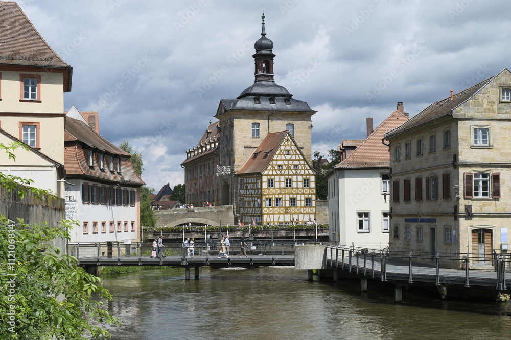 Fototapeta premium Altes Rathaus in der UNESCO-Weltkulturerbestadt Bamberg, Oberfranken, Franken, Bayern, Deutschland