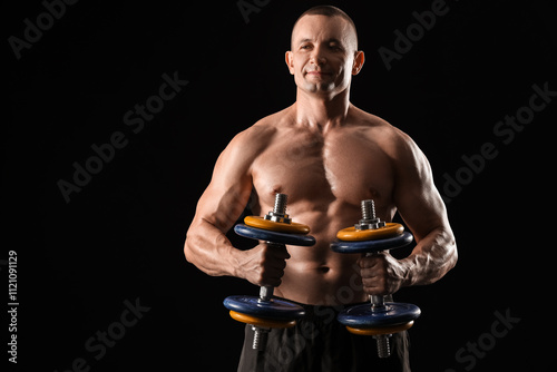 Muscular male bodybuilder e...