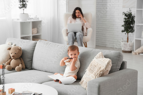 Working mother balancing re...