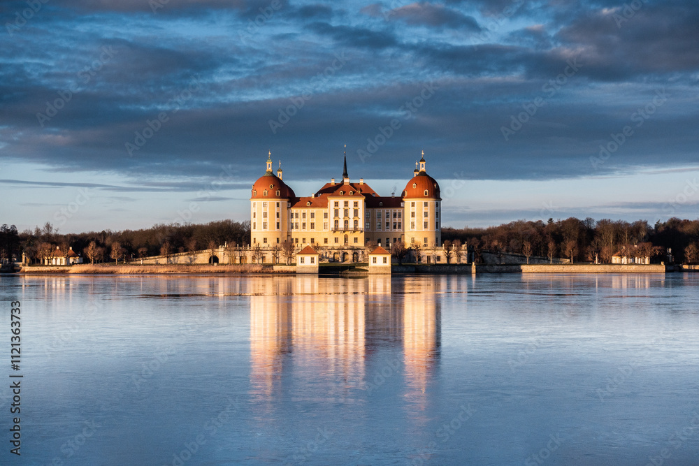 Fototapeta premium Moritzburg Castle in winter during sunrise