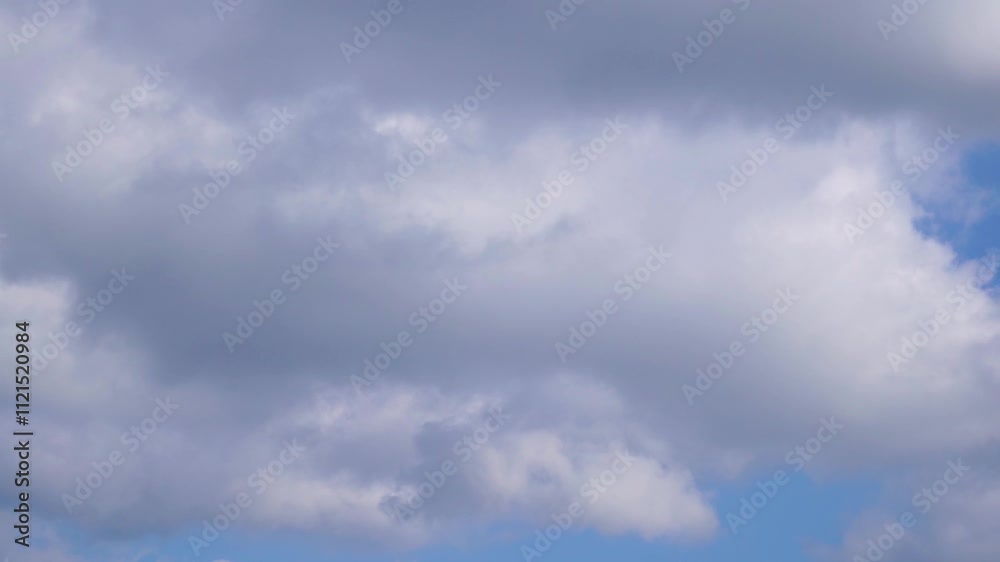 ふわふわの雲がうねりながら動いていきます。
高速モーション4K動画