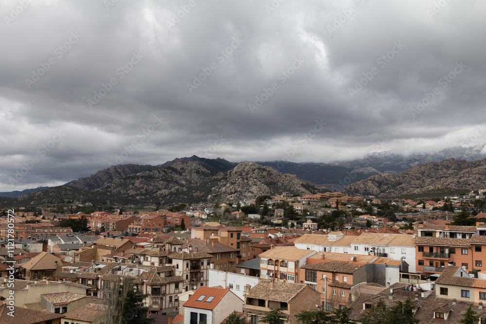 Fototapeta premium A breathtaking view of the city of Manzanares el Real, Spain, as seen from the top of the Old Castle