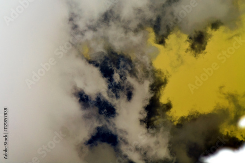 Dark skies White clouds, dark images, suitable as background images.