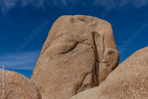 Dike or dyke. Weathered Granitic Rocks. White Tank Quartz Monzonite. White Tank Campground，Joshua Tree National Park, California geology. Mojave Desert photo