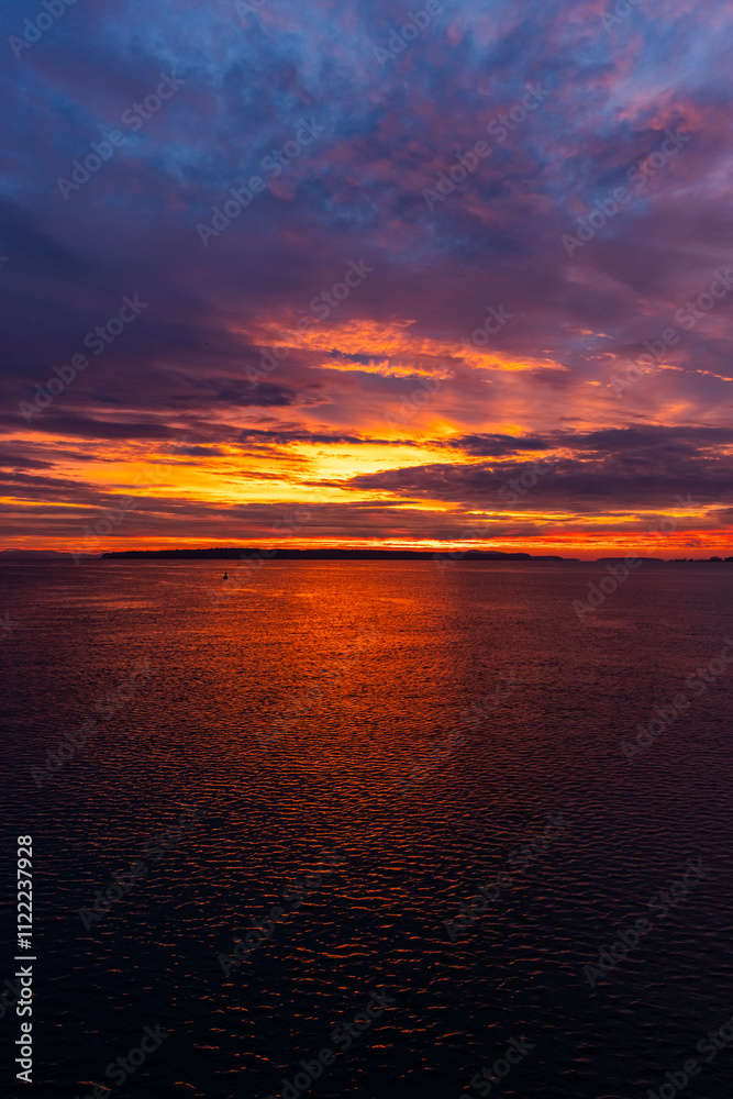 Fototapeta premium Stunning Sunrise Over Sidney on Vancouver Island in British Columbia, Canada