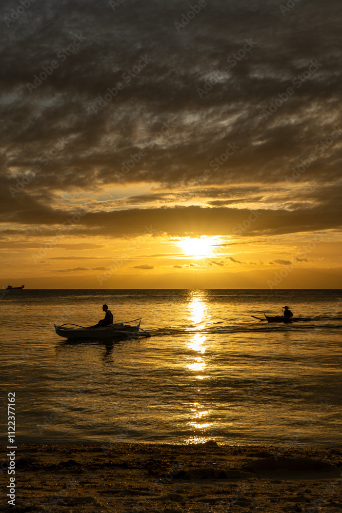 Fototapeta premium boat at sunset