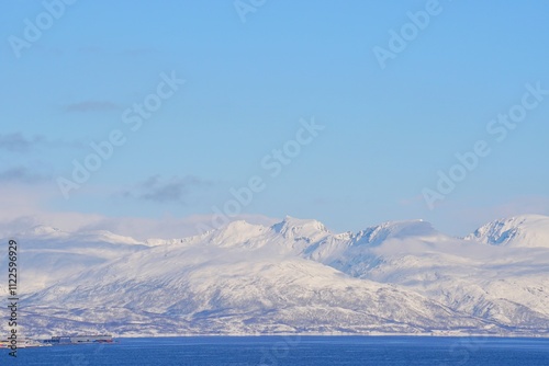 Obraz na płótnie Snow mountain during winter season. w salonie