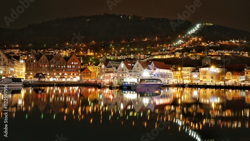 Obraz na płótnie Beautiful view of Bergen city at night time. w salonie