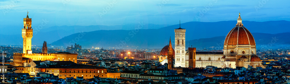 Fototapeta premium FIRENZE PANORAMA NOTTURNO